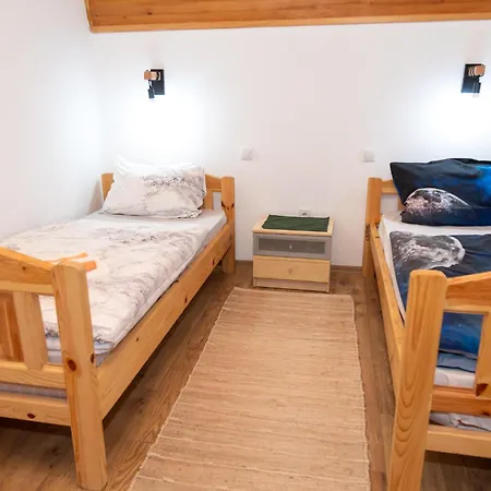 Planinska Kuca Jelena * Jahorina