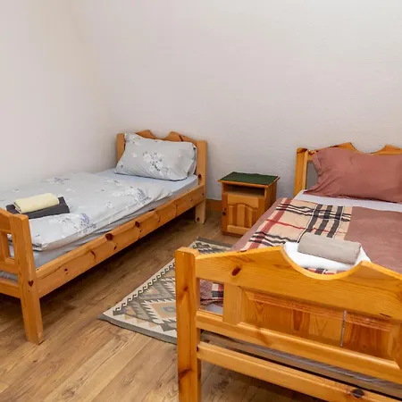 Planinska Kuca Jelena Сasa de vacaciones